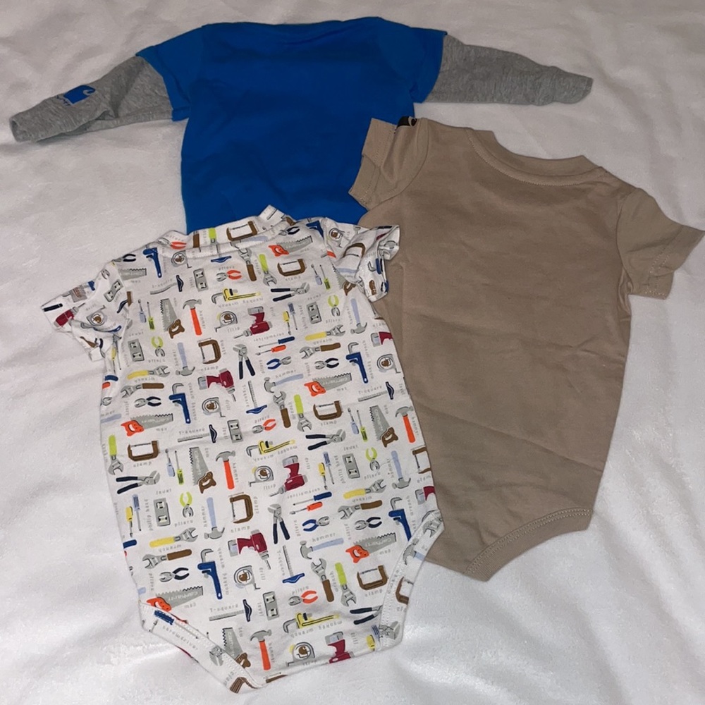 Like new Carhartt boys size 6 months - Picture 2 of 3